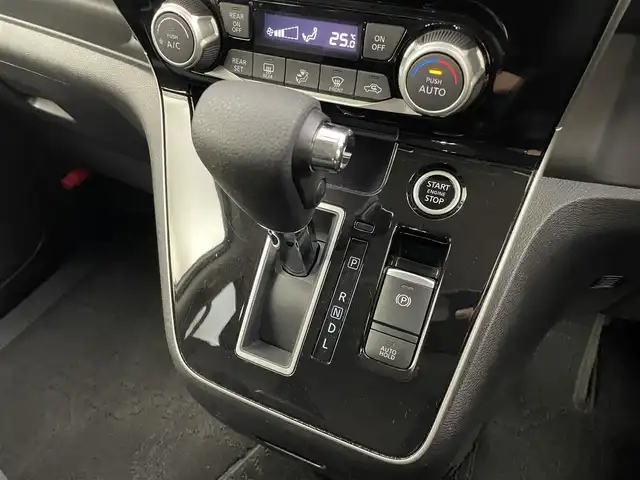 日産 セレナ ハイウェイスター V 埼玉県 2020(令2)年 4.6万km ブリリアントホワイトパール 純正10インチナビ/　CD DVD 地デジTV Bluetooth/アラウンドビューモニター/後席フリップダウンモニター/両側パワースライドドア/プロパイロット/レーダークルーズコントロール/純正ドライブレコーダー/デジタルインナーミラー/オートホールド/電子パーキングブレーキ/ビルトインETC/スマートキー