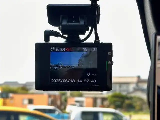 トヨタ ライズ Z 宮城県 2020(令2)年 3.8万km ブライトシルバーM ワンオーナー/純正SDナビ/【CD・DVD・SD・BT・フルセグTV】/パノラマミックビューモニター/前席シートヒーター/レーダークルーズコントロール/ブラインドスポットモニター/リヤクロストラフィックアラート/レーンキープアラート/先行車発進告知/社外ドライブレコーダー/コーナーセンサー/アイドリングストップ/オートライト/オートハイビーム/LEDヘッドライト/フォグライト/横滑り防止装置/純正17インチAW/スマートキー/ETC
