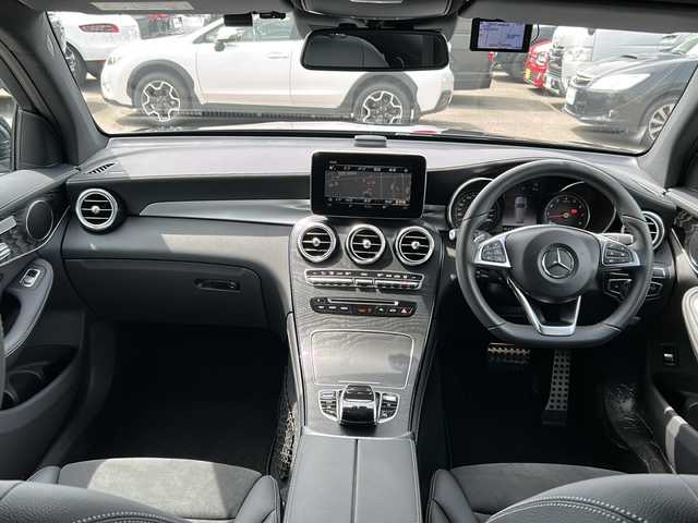 メルセデス・ベンツ ＧＬＣ２５０ 4マチック スポーツ 石川県 2017(平29)年 0.2万km オブシディアンブラック ワンオーナー/社外１９インチアルミ/全方位カメラ/ドライブレコーダー/ルーフレール/コーナーセンサー/ハンズフリーパワーバックドア/アダプティブクルーズコントロール/Bluetooth接続/純正メモリナビ/フルセグテレビ/ウィンカーミラー/プッシュスタート/ETC/LEDヘッドライト/パドルシフト