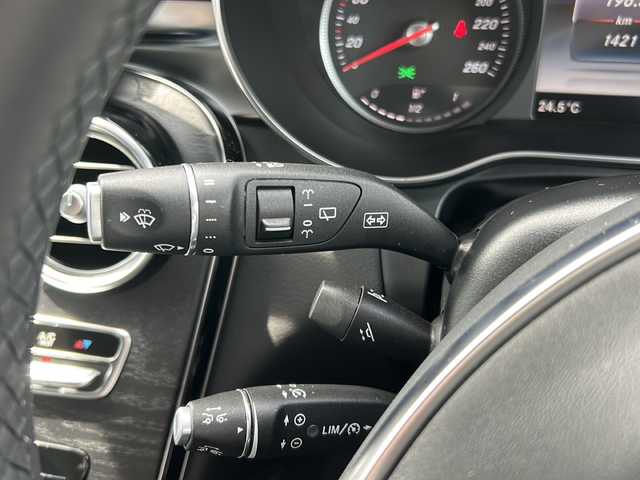 メルセデス・ベンツ ＧＬＣ２５０ 4マチック スポーツ 石川県 2017(平29)年 0.2万km オブシディアンブラック ワンオーナー/社外１９インチアルミ/全方位カメラ/ドライブレコーダー/ルーフレール/コーナーセンサー/ハンズフリーパワーバックドア/アダプティブクルーズコントロール/Bluetooth接続/純正メモリナビ/フルセグテレビ/ウィンカーミラー/プッシュスタート/ETC/LEDヘッドライト/パドルシフト