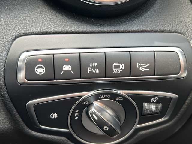 メルセデス・ベンツ ＧＬＣ２５０ 4マチック スポーツ 石川県 2017(平29)年 0.2万km オブシディアンブラック ワンオーナー/社外１９インチアルミ/全方位カメラ/ドライブレコーダー/ルーフレール/コーナーセンサー/ハンズフリーパワーバックドア/アダプティブクルーズコントロール/Bluetooth接続/純正メモリナビ/フルセグテレビ/ウィンカーミラー/プッシュスタート/ETC/LEDヘッドライト/パドルシフト