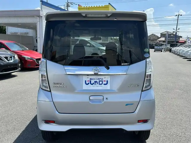 日産 デイズ ルークス ハイウェイスターX 群馬県 2014(平26)年 8.6万km クールシルバー (株)IDOMが運営する【じしゃロン伊勢崎店】の自社ローン専用車両になりますこちらは現金またはオートローンご利用時の価格です。自社ローンご希望の方は別途その旨お申付け下さい/社外エクリプスナビ/フルセグTV/Bluetooth/CD/DVD/アラウンドビューカメラ/ETC/電動格納ミラー/後席サーキュレーター/スマートキー/スペアキー/キセノンライト/フォグランプ/アイドリングストップ/フロアマット/純正アルミホイール/ウィンカーミラー/サイドバイザー/パワースライドドア
