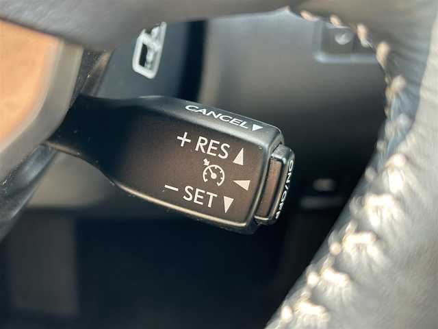 レクサス ＩＳ 300h Fスポーツ 茨城県 2013(平25)年 8.9万km プラチナムシルバーメタリック 純正ナビ/　(CD/DVD/USB/SD/Bluetooth)/フルセグテレビ/LEDヘッドライト/パドルシフト/ドライブレコーダー/　(HDR360G)/ビルドインETC/ACC/BSM/革巻きステアリング/ハーフレザーシート/DN席シートヒーター/DN席パワーシート/nanoe/純正AW/純正フロアマット/スマートキー