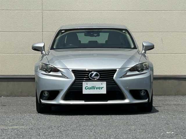 レクサス ＩＳ 300h Fスポーツ 茨城県 2013(平25)年 8.9万km プラチナムシルバーメタリック 純正ナビ/　(CD/DVD/USB/SD/Bluetooth)/フルセグテレビ/LEDヘッドライト/パドルシフト/ドライブレコーダー/　(HDR360G)/ビルドインETC/ACC/BSM/革巻きステアリング/ハーフレザーシート/DN席シートヒーター/DN席パワーシート/nanoe/純正AW/純正フロアマット/スマートキー