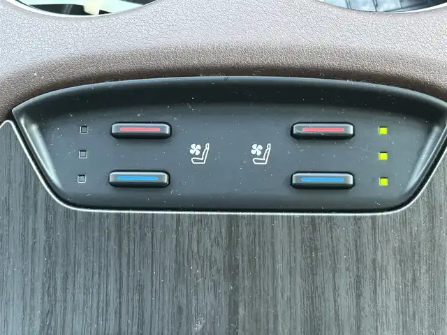 トヨタ ハリアー ハイブリッド Z レザーパッケージ 岡山県 2020(令2)年 6万km プレシャスブラックパール 登録時走行距離59888km/純正12.3インチナビ/フルセグTV(AM.FM.TV.BT)/JBLプレミアムサウンド/全方位カメラ/ETC2.0/ブラインドスポットモニター/ドライブレコーダー/デジタルインナーミラー/黒本革シート/ベンチレーション/シートヒーター/エアシート/ステアリングヒーター/クリアランスソナー/衝突軽減ブレーキ/レーダークルーズコントロール/レーンキープアシスト/オートマチックハイビーム/アイドリングストップ/電動リアゲート