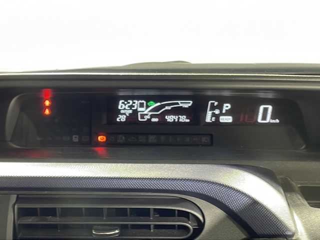 トヨタ アクア S 沖縄県 2015(平27)年 4.9万km グレーメタリック 県外仕入　/禁煙車　/純正７インチナビ（ＢＴ，フルセグ，ＣＤ／ＤＶ，ラジオ）　/バックカメラ　/ＬＥＤヘッドライト　/オートライト　/ＥＴＣ　/ドライブレコーダー　/純正フロアマット　/ステアリングリモコン　/スペアキー