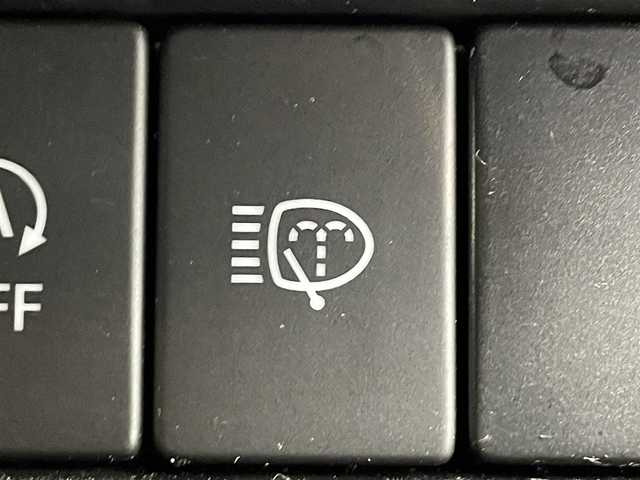 スズキ ジムニー XC 道央・札幌 2024(令6)年 2万km ジャングルグリーン ・４WD/・オープンカントリーホワイトレタータイヤ/・ルーフキャリア/・社外ナビ/・フルセグ/・ETC/・衝突軽減ブレーキ/・クルーズコントロール/・レーンキープアシスト/・前席シートヒーター/・アイドリングストップ/・ダウンヒルアシストコントロール/・LEDヘッドライト/・ヘッドライトウォッシャー/・純正フロアマット/・純正16インチAW