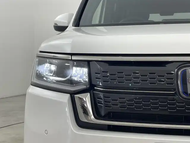 ホンダ ステップワゴン スパーダ eHEV 福岡県 2025(令7)年 0.1千km プラチナムホワイトパール 登録済未使用車　/純正１１．４型ナビ/フルセグTV　/バックカメラ　/アダプティブクルーズコントロール　/コーナーセンサー　/衝突軽減ブレーキ　/レーンキープ　/ブラインドスポットモニター　/アクセル踏み間違い防止　/パドルシフト　/両側電動スライドドア　/パワーバックドア　/ハーフレザーシート　/シートヒーター　/Wエアコン　/純正１６インチアルミホイール