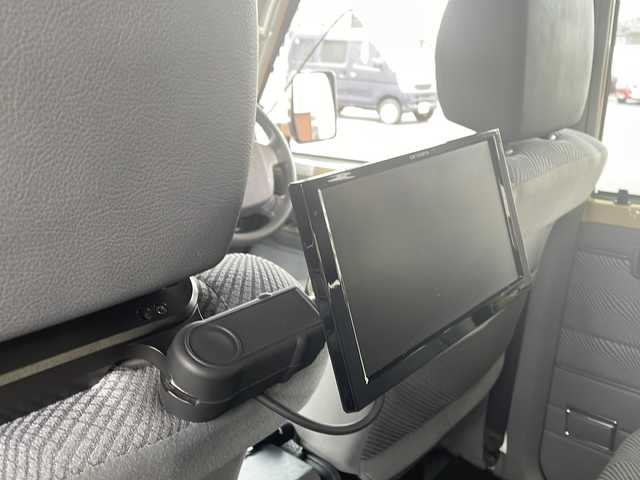 トヨタ ランドクルーザー 鳥取県 2015(平27)年 10万km ベージュ ワンオーナー/30thエンブレム/30th背面ソフトカバー/JAOS製16インチAW/全面クリアガラス/純正タンレザー車検証ケース/純正キーBOX/純正キーレスx２個/トランスファ4WD/５速マニュアル/センターデフロック/社外メモリナビ/フルセグ・Bluetooth/バックカメラ/社外後席モニター/社外ドライブレコーダー/リアクーラー・ヒーター/前席シートヒーター/純正ゴムマット/サイドステップ/電動オートアンテナ/メッキグリル/純正AWスタットレス4本積込/保証書・取説