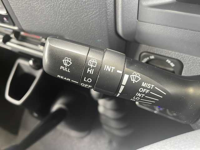 トヨタ ランドクルーザー 鳥取県 2015(平27)年 10万km ベージュ ワンオーナー/30thエンブレム/30th背面ソフトカバー/JAOS製16インチAW/全面クリアガラス/純正タンレザー車検証ケース/純正キーBOX/純正キーレスx２個/トランスファ4WD/５速マニュアル/センターデフロック/社外メモリナビ/フルセグ・Bluetooth/バックカメラ/社外後席モニター/社外ドライブレコーダー/リアクーラー・ヒーター/前席シートヒーター/純正ゴムマット/サイドステップ/電動オートアンテナ/メッキグリル/純正AWスタットレス4本積込/保証書・取説