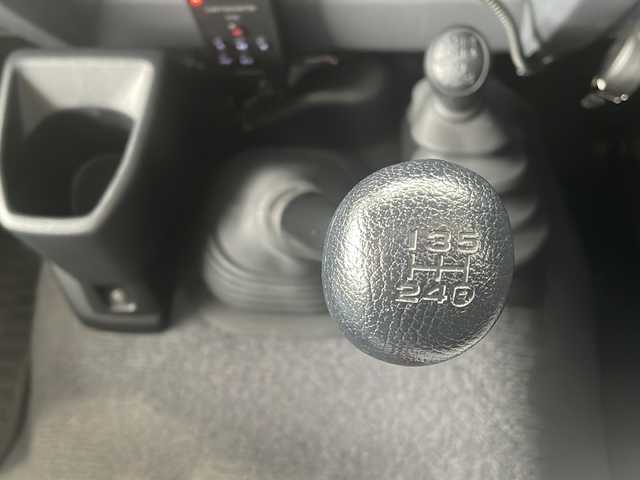 トヨタ ランドクルーザー 鳥取県 2015(平27)年 10万km ベージュ ワンオーナー/30thエンブレム/30th背面ソフトカバー/JAOS製16インチAW/全面クリアガラス/純正タンレザー車検証ケース/純正キーBOX/純正キーレスx２個/トランスファ4WD/５速マニュアル/センターデフロック/社外メモリナビ/フルセグ・Bluetooth/バックカメラ/社外後席モニター/社外ドライブレコーダー/リアクーラー・ヒーター/前席シートヒーター/純正ゴムマット/サイドステップ/電動オートアンテナ/メッキグリル/純正AWスタットレス4本積込/保証書・取説