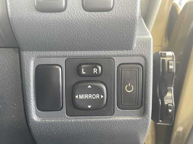 トヨタ ランドクルーザー 鳥取県 2015(平27)年 10万km ベージュ ワンオーナー/30thエンブレム/30th背面ソフトカバー/JAOS製16インチAW/全面クリアガラス/純正タンレザー車検証ケース/純正キーBOX/純正キーレスx２個/トランスファ4WD/５速マニュアル/センターデフロック/社外メモリナビ/フルセグ・Bluetooth/バックカメラ/社外後席モニター/社外ドライブレコーダー/リアクーラー・ヒーター/前席シートヒーター/純正ゴムマット/サイドステップ/電動オートアンテナ/メッキグリル/純正AWスタットレス4本積込/保証書・取説