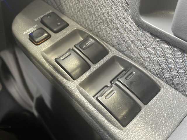 トヨタ ランドクルーザー 鳥取県 2015(平27)年 10万km ベージュ ワンオーナー/30thエンブレム/30th背面ソフトカバー/JAOS製16インチAW/全面クリアガラス/純正タンレザー車検証ケース/純正キーBOX/純正キーレスx２個/トランスファ4WD/５速マニュアル/センターデフロック/社外メモリナビ/フルセグ・Bluetooth/バックカメラ/社外後席モニター/社外ドライブレコーダー/リアクーラー・ヒーター/前席シートヒーター/純正ゴムマット/サイドステップ/電動オートアンテナ/メッキグリル/純正AWスタットレス4本積込/保証書・取説