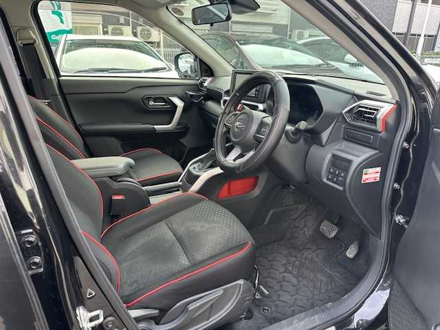 ダイハツ ロッキー X 茨城県 2020(令2)年 6.5万km ブラックマイカメタリック ワンオーナー/モデリスタエアロ/純正SDナビ(NMZK-W700D)/ 【フルセグ/Bluetooth/CD/DVD】/バックカメラ/ETC/ドライブレコーダー(フロント)/LEDヘッドライト/ヘッドライトレベライザー/コーナーセンサー/ステアリングスイッチ/スマートキー/エンジンプッシュスタート/純正16インチアルミホイール/取扱説明書/新車時保証書/スペアキー×1