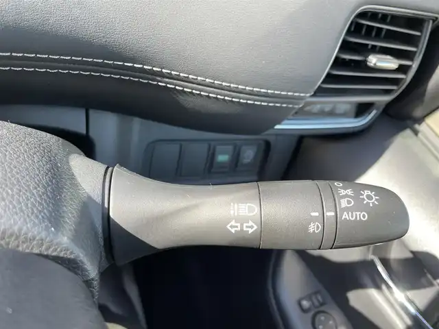 日産 セレナ ハイウェイスター Vセレクション 香川県 2017(平29)年 5万km ダイヤモンドブラック 純正9型メモリナビ/インテリジェントエマージェンシーブレーキ（衝突被害軽減ブレーキ）/インテリジェントパーキングアシスト/踏み間違い衝突防止アシスト/車線逸脱警報/VDC（ビークルダイナミクスコントロール）/EBD（電子制動力配分装置）/衝突安全ボディ/LEDヘッドランプ/盗難防止システム/バックカメラ/クリアランスソナー/後席モニター/電動スライドドア/クリアランスソナー/純正16インチアルミホイール/LEDヘッドライト/レーダークルーズコントロール/プッシュスタート/スマートキー/ETC