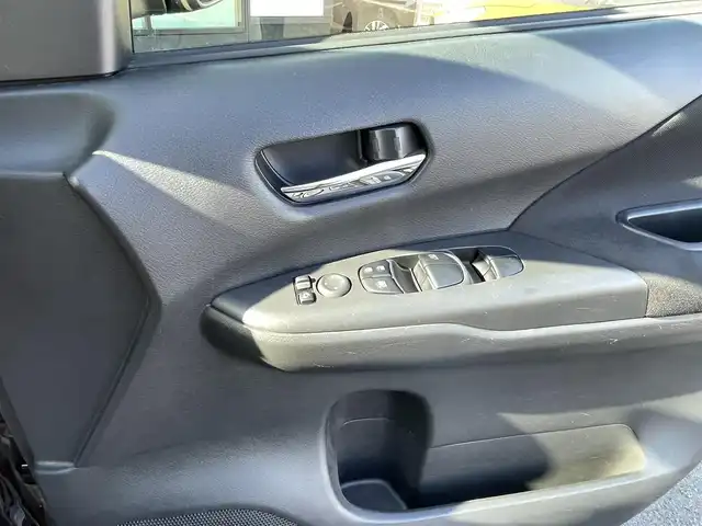 日産 セレナ ハイウェイスター Vセレクション 香川県 2017(平29)年 5万km ダイヤモンドブラック 純正9型メモリナビ/インテリジェントエマージェンシーブレーキ（衝突被害軽減ブレーキ）/インテリジェントパーキングアシスト/踏み間違い衝突防止アシスト/車線逸脱警報/VDC（ビークルダイナミクスコントロール）/EBD（電子制動力配分装置）/衝突安全ボディ/LEDヘッドランプ/盗難防止システム/バックカメラ/クリアランスソナー/後席モニター/電動スライドドア/クリアランスソナー/純正16インチアルミホイール/LEDヘッドライト/レーダークルーズコントロール/プッシュスタート/スマートキー/ETC