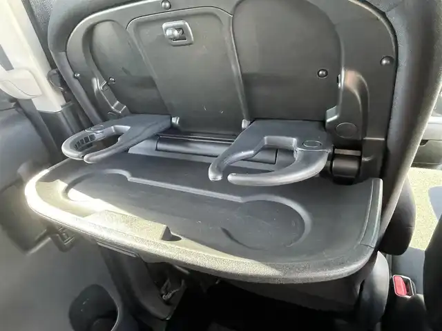 日産 セレナ ハイウェイスター Vセレクション 香川県 2017(平29)年 5万km ダイヤモンドブラック 純正9型メモリナビ/インテリジェントエマージェンシーブレーキ（衝突被害軽減ブレーキ）/インテリジェントパーキングアシスト/踏み間違い衝突防止アシスト/車線逸脱警報/VDC（ビークルダイナミクスコントロール）/EBD（電子制動力配分装置）/衝突安全ボディ/LEDヘッドランプ/盗難防止システム/バックカメラ/クリアランスソナー/後席モニター/電動スライドドア/クリアランスソナー/純正16インチアルミホイール/LEDヘッドライト/レーダークルーズコントロール/プッシュスタート/スマートキー/ETC