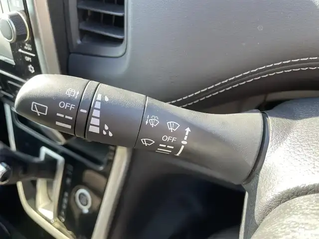 日産 セレナ ハイウェイスター Vセレクション 香川県 2017(平29)年 5万km ダイヤモンドブラック 純正9型メモリナビ/インテリジェントエマージェンシーブレーキ（衝突被害軽減ブレーキ）/インテリジェントパーキングアシスト/踏み間違い衝突防止アシスト/車線逸脱警報/VDC（ビークルダイナミクスコントロール）/EBD（電子制動力配分装置）/衝突安全ボディ/LEDヘッドランプ/盗難防止システム/バックカメラ/クリアランスソナー/後席モニター/電動スライドドア/クリアランスソナー/純正16インチアルミホイール/LEDヘッドライト/レーダークルーズコントロール/プッシュスタート/スマートキー/ETC