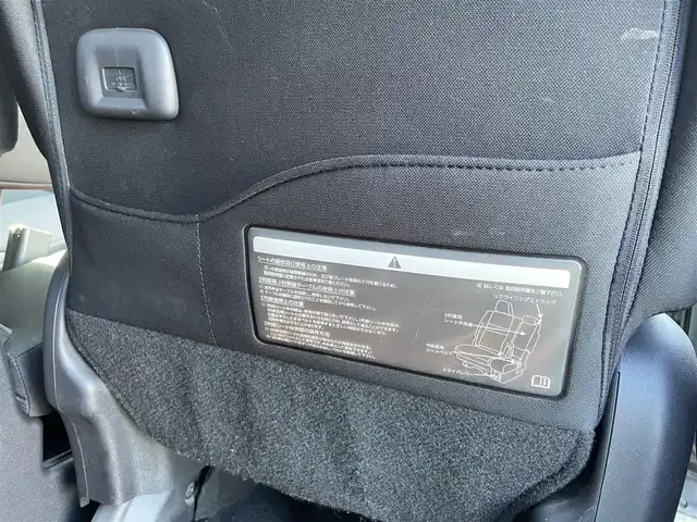 日産 セレナ ハイウェイスター Vセレクション 香川県 2017(平29)年 5万km ダイヤモンドブラック 純正9型メモリナビ/インテリジェントエマージェンシーブレーキ（衝突被害軽減ブレーキ）/インテリジェントパーキングアシスト/踏み間違い衝突防止アシスト/車線逸脱警報/VDC（ビークルダイナミクスコントロール）/EBD（電子制動力配分装置）/衝突安全ボディ/LEDヘッドランプ/盗難防止システム/バックカメラ/クリアランスソナー/後席モニター/電動スライドドア/クリアランスソナー/純正16インチアルミホイール/LEDヘッドライト/レーダークルーズコントロール/プッシュスタート/スマートキー/ETC