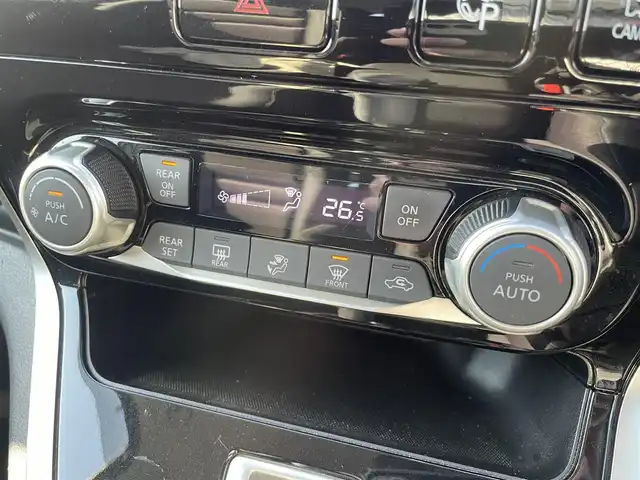 日産 セレナ ハイウェイスター Vセレクション 香川県 2017(平29)年 5万km ダイヤモンドブラック 純正9型メモリナビ/インテリジェントエマージェンシーブレーキ（衝突被害軽減ブレーキ）/インテリジェントパーキングアシスト/踏み間違い衝突防止アシスト/車線逸脱警報/VDC（ビークルダイナミクスコントロール）/EBD（電子制動力配分装置）/衝突安全ボディ/LEDヘッドランプ/盗難防止システム/バックカメラ/クリアランスソナー/後席モニター/電動スライドドア/クリアランスソナー/純正16インチアルミホイール/LEDヘッドライト/レーダークルーズコントロール/プッシュスタート/スマートキー/ETC