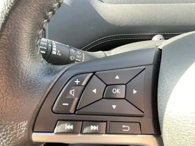 日産 セレナ ハイウェイスター Vセレクション 香川県 2017(平29)年 5万km ダイヤモンドブラック 純正9型メモリナビ/インテリジェントエマージェンシーブレーキ（衝突被害軽減ブレーキ）/インテリジェントパーキングアシスト/踏み間違い衝突防止アシスト/車線逸脱警報/VDC（ビークルダイナミクスコントロール）/EBD（電子制動力配分装置）/衝突安全ボディ/LEDヘッドランプ/盗難防止システム/バックカメラ/クリアランスソナー/後席モニター/電動スライドドア/クリアランスソナー/純正16インチアルミホイール/LEDヘッドライト/レーダークルーズコントロール/プッシュスタート/スマートキー/ETC