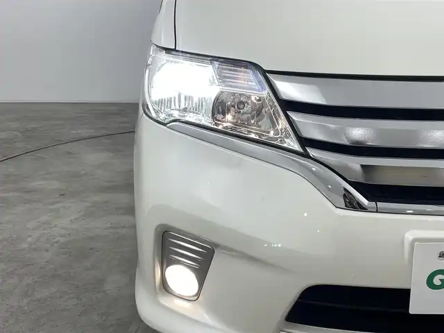 日産 セレナ ハイウェイスター S HV Vセレ 福島県 2013(平25)年 3.1万km ブリリアントホワイトパール フリップダウンモニター/純正8インチナビ/・フルセグTV/・Bluetooth/・CD/DVD/・AM/FM/・SD/・USB/・バックカメラ/・ステアリングスイッチ/ETC/両側パワースライドドア/アイドリングストップ/15インチアルミホイール/純正フロアマット/HIDヘッドライト/・フロントフォグライト/・オートライト/スマートキー/スペアキー1本/プッシュスタート/純正ドアバイザー/電動格納ミラー/ウインカーミラー/ロールサンシェード/横滑り防止装置/ウォークスルー