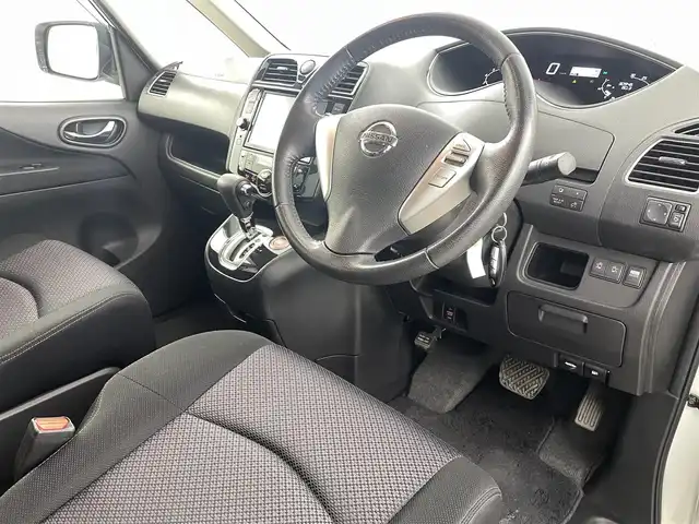 日産 セレナ ハイウェイスター S HV Vセレ 福島県 2013(平25)年 3.1万km ブリリアントホワイトパール フリップダウンモニター/純正8インチナビ/・フルセグTV/・Bluetooth/・CD/DVD/・AM/FM/・SD/・USB/・バックカメラ/・ステアリングスイッチ/ETC/両側パワースライドドア/アイドリングストップ/15インチアルミホイール/純正フロアマット/HIDヘッドライト/・フロントフォグライト/・オートライト/スマートキー/スペアキー1本/プッシュスタート/純正ドアバイザー/電動格納ミラー/ウインカーミラー/ロールサンシェード/横滑り防止装置/ウォークスルー