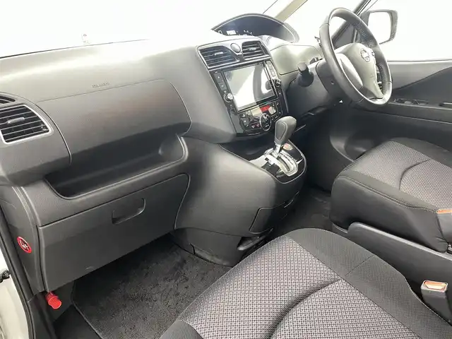 日産 セレナ ハイウェイスター S HV Vセレ 福島県 2013(平25)年 3.1万km ブリリアントホワイトパール フリップダウンモニター/純正8インチナビ/・フルセグTV/・Bluetooth/・CD/DVD/・AM/FM/・SD/・USB/・バックカメラ/・ステアリングスイッチ/ETC/両側パワースライドドア/アイドリングストップ/15インチアルミホイール/純正フロアマット/HIDヘッドライト/・フロントフォグライト/・オートライト/スマートキー/スペアキー1本/プッシュスタート/純正ドアバイザー/電動格納ミラー/ウインカーミラー/ロールサンシェード/横滑り防止装置/ウォークスルー