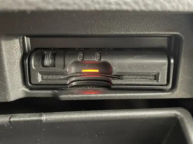 日産 セレナ ハイウェイスター S HV Vセレ 福島県 2013(平25)年 3.1万km ブリリアントホワイトパール フリップダウンモニター/純正8インチナビ/・フルセグTV/・Bluetooth/・CD/DVD/・AM/FM/・SD/・USB/・バックカメラ/・ステアリングスイッチ/ETC/両側パワースライドドア/アイドリングストップ/15インチアルミホイール/純正フロアマット/HIDヘッドライト/・フロントフォグライト/・オートライト/スマートキー/スペアキー1本/プッシュスタート/純正ドアバイザー/電動格納ミラー/ウインカーミラー/ロールサンシェード/横滑り防止装置/ウォークスルー