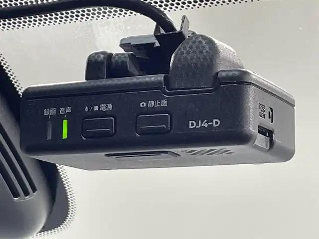 日産 セレナ ハイウェイスター V 愛知県 2020(令2)年 2.8万km ブリリアントホワイトパール 純正ナビ/CD/DVD/BT/フルセグTV/プロパイロット/衝突軽減ブレーキ/両側パワースライドドア/アラウンドビューモニター/ビルトインETC/クルーズコントロール/ドライブレコーダー/コーナーセンサー/レーンキープアシスト/パーキングアシスト/プッシュスタート/スマートキー/純正フロアマット/純正16インチアルミホイール/オートライト