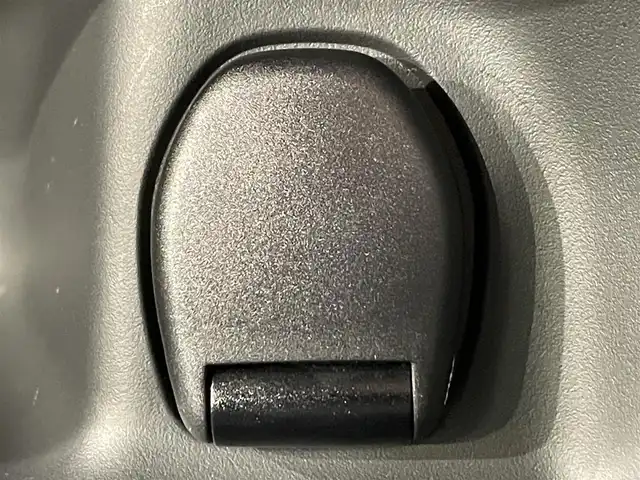 日産 セレナ ハイウェイスター V 愛知県 2020(令2)年 2.8万km ブリリアントホワイトパール 純正ナビ/CD/DVD/BT/フルセグTV/プロパイロット/衝突軽減ブレーキ/両側パワースライドドア/アラウンドビューモニター/ビルトインETC/クルーズコントロール/ドライブレコーダー/コーナーセンサー/レーンキープアシスト/パーキングアシスト/プッシュスタート/スマートキー/純正フロアマット/純正16インチアルミホイール/オートライト