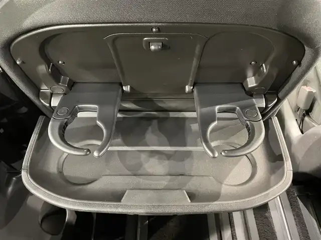 日産 セレナ ハイウェイスター V 愛知県 2020(令2)年 2.8万km ブリリアントホワイトパール 純正ナビ/CD/DVD/BT/フルセグTV/プロパイロット/衝突軽減ブレーキ/両側パワースライドドア/アラウンドビューモニター/ビルトインETC/クルーズコントロール/ドライブレコーダー/コーナーセンサー/レーンキープアシスト/パーキングアシスト/プッシュスタート/スマートキー/純正フロアマット/純正16インチアルミホイール/オートライト