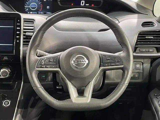 日産 セレナ ハイウェイスター V 愛知県 2020(令2)年 2.8万km ブリリアントホワイトパール 純正ナビ/CD/DVD/BT/フルセグTV/プロパイロット/衝突軽減ブレーキ/両側パワースライドドア/アラウンドビューモニター/ビルトインETC/クルーズコントロール/ドライブレコーダー/コーナーセンサー/レーンキープアシスト/パーキングアシスト/プッシュスタート/スマートキー/純正フロアマット/純正16インチアルミホイール/オートライト