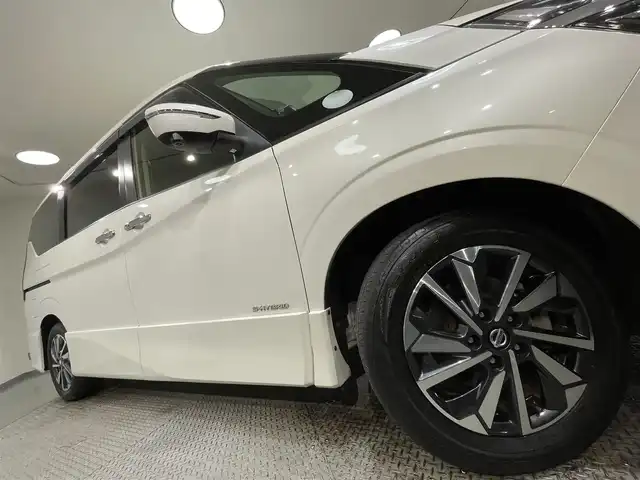 日産 セレナ ハイウェイスター V 愛知県 2020(令2)年 2.8万km ブリリアントホワイトパール 純正ナビ/CD/DVD/BT/フルセグTV/プロパイロット/衝突軽減ブレーキ/両側パワースライドドア/アラウンドビューモニター/ビルトインETC/クルーズコントロール/ドライブレコーダー/コーナーセンサー/レーンキープアシスト/パーキングアシスト/プッシュスタート/スマートキー/純正フロアマット/純正16インチアルミホイール/オートライト