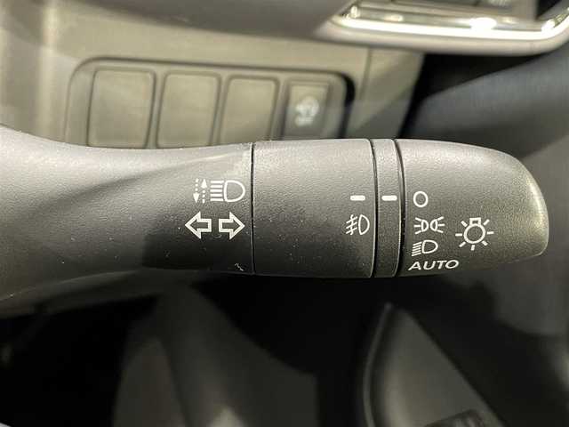 日産 セレナ ハイウェイスター V 愛知県 2020(令2)年 2.8万km ブリリアントホワイトパール 純正ナビ/CD/DVD/BT/フルセグTV/プロパイロット/衝突軽減ブレーキ/両側パワースライドドア/アラウンドビューモニター/ビルトインETC/クルーズコントロール/ドライブレコーダー/コーナーセンサー/レーンキープアシスト/パーキングアシスト/プッシュスタート/スマートキー/純正フロアマット/純正16インチアルミホイール/オートライト