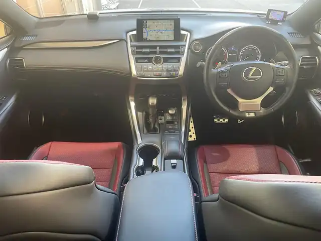 レクサス ＮＸ 200t Fスポーツ 愛知県 2017(平29)年 8.7万km ブラック パノラマルーフ〈MOP〉/赤＆黒革スポーツシート/前席パワーシート/前席シートヒーター＆ベンチレーション/純正SDナビ/Blu-ray／Bluetooth／地デジTV/バック／サイドカメラ/パワーバックドア〈MOP〉/クルーズコントロール/ステアリングヒーター/前後ソナー〈MOP〉/3眼LEDヘッドライト〈MOP〉/電動パーキング＆ホールド/純正18インチAW