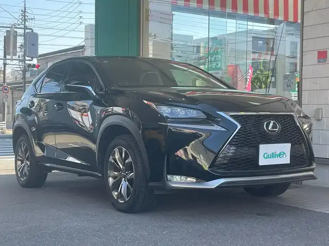 レクサス ＮＸ 200t Fスポーツ 愛知県 2017(平29)年 8.7万km ブラック パノラマルーフ〈MOP〉/赤＆黒革スポーツシート/前席パワーシート/前席シートヒーター＆ベンチレーション/純正SDナビ/Blu-ray／Bluetooth／地デジTV/バック／サイドカメラ/パワーバックドア〈MOP〉/クルーズコントロール/ステアリングヒーター/前後ソナー〈MOP〉/3眼LEDヘッドライト〈MOP〉/電動パーキング＆ホールド/純正18インチAW