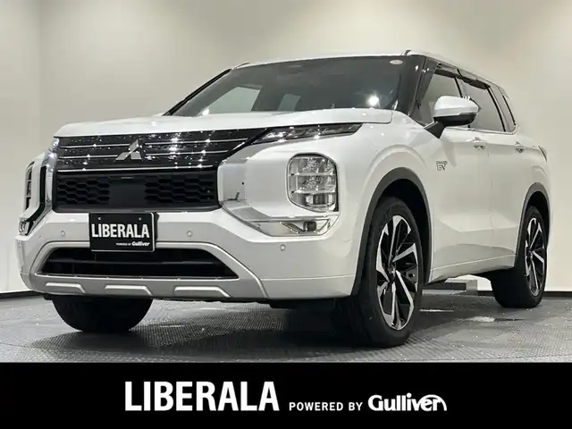 三菱 アウトランダー ＰＨＥＶ P 新潟県 2022(令4)年 5.8万km ホワイトダイヤモンド ナビゲーションシステム/・９インチＷＶＧＡディスプレイ/・地上デジタルＴＶチューナー/・BOSEプレミアムサウンドシステム/アンチロックブレーキシステム/ ブレーキアシスト/アクティブスタビリティコントロール/プリクラッシュブレーキアシスト/パワーシート/シートヒーター