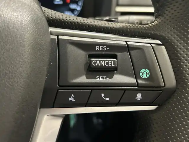 三菱 アウトランダー ＰＨＥＶ P 新潟県 2022(令4)年 5.8万km ホワイトダイヤモンド ナビゲーションシステム/・９インチＷＶＧＡディスプレイ/・地上デジタルＴＶチューナー/・BOSEプレミアムサウンドシステム/アンチロックブレーキシステム/ ブレーキアシスト/アクティブスタビリティコントロール/プリクラッシュブレーキアシスト/パワーシート/シートヒーター
