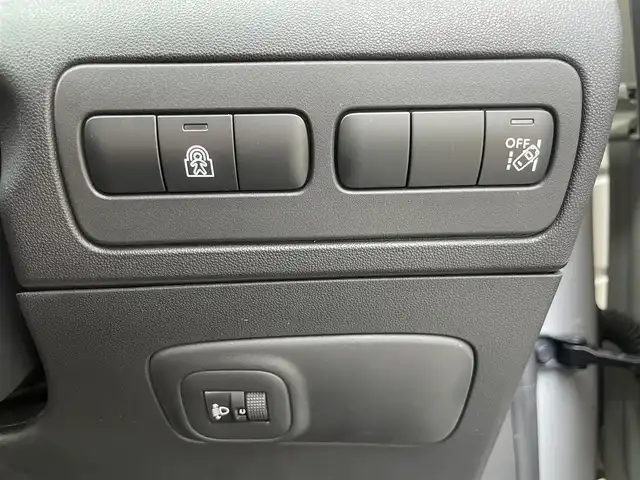 シトロエン シトロエン Ｃ３ エアクロス キュイール 静岡県 2021(令3)年 3.5万km サーブル 特別仕様車　/７インチタッチスクリーン/（AppleCarPlay/androidaut/USB/Bluetooth）　/ハーフレザーシート　/シートヒーター（フロント）/衝突被害軽減ブレーキ/ブラインドスポット/クルーズコントロール/バックカメラ/コーナーセンサー/オレンジルーフレール　/ＬＥＤヘッドライト