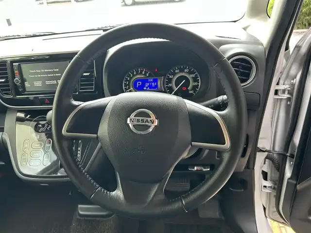 日産 デイズ ルークス ハイウェイスターX 兵庫県 2014(平26)年 8.8万km ホワイトパール (株)IDOMが運営する【じしゃロン西宮店】の自社ローン専用車両になります。こちらは現金またはオートローンご利用時の価格です。自社ローンご希望の方は別途その旨お申付け下さい/SDナビ/バックカメラ/全方位モニター/アイドリングストップ/プッシュスタート/片側パワースライドドア/ETC/ドラレコ