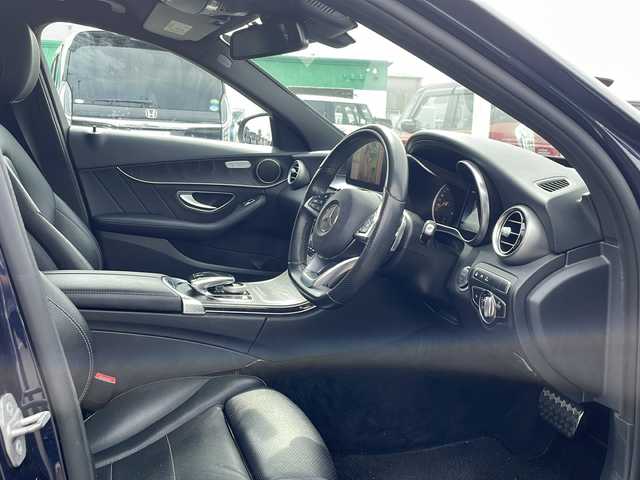 メルセデス・ベンツ Ｃ２２０ｄ ローレウスエディション 徳島県 2017(平29)年 7.5万km カバンサイトブルー AMGライン/黒革シート/ディーゼルターボ/純正ナビ/（Bluetooth/フルセグTV/CD/DVD/FM/AM）/バックカメラ/ステアリングパイロット/前席シートヒーター/前席パワーシート/LKA/前後コーナーセンサー/ヘッドアップディスプレイ/LEDヘッドライト/オートライト/純正18AW/純正フロアマット/ETC/スペアキー