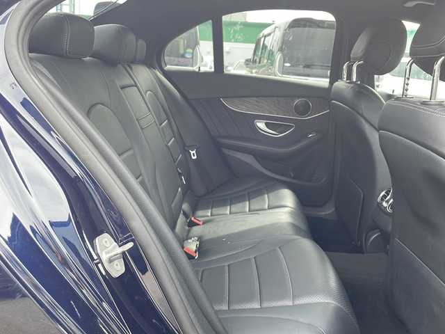 メルセデス・ベンツ Ｃ２２０ｄ ローレウスエディション 徳島県 2017(平29)年 7.5万km カバンサイトブルー AMGライン/黒革シート/ディーゼルターボ/純正ナビ/（Bluetooth/フルセグTV/CD/DVD/FM/AM）/バックカメラ/ステアリングパイロット/前席シートヒーター/前席パワーシート/LKA/前後コーナーセンサー/ヘッドアップディスプレイ/LEDヘッドライト/オートライト/純正18AW/純正フロアマット/ETC/スペアキー