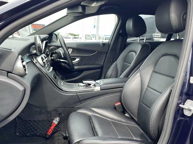 メルセデス・ベンツ Ｃ２２０ｄ ローレウスエディション 徳島県 2017(平29)年 7.5万km カバンサイトブルー AMGライン/黒革シート/ディーゼルターボ/純正ナビ/（Bluetooth/フルセグTV/CD/DVD/FM/AM）/バックカメラ/ステアリングパイロット/前席シートヒーター/前席パワーシート/LKA/前後コーナーセンサー/ヘッドアップディスプレイ/LEDヘッドライト/オートライト/純正18AW/純正フロアマット/ETC/スペアキー