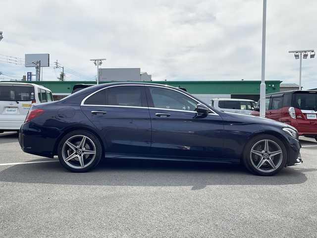 メルセデス・ベンツ Ｃ２２０ｄ ローレウスエディション 徳島県 2017(平29)年 7.5万km カバンサイトブルー AMGライン/黒革シート/ディーゼルターボ/純正ナビ/（Bluetooth/フルセグTV/CD/DVD/FM/AM）/バックカメラ/ステアリングパイロット/前席シートヒーター/前席パワーシート/LKA/前後コーナーセンサー/ヘッドアップディスプレイ/LEDヘッドライト/オートライト/純正18AW/純正フロアマット/ETC/スペアキー