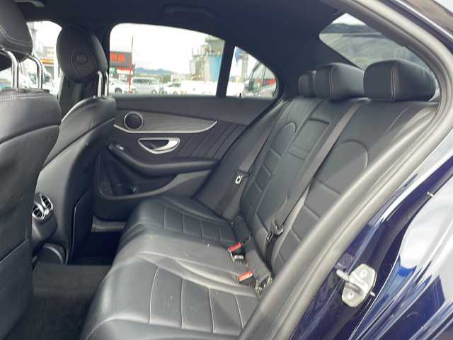 メルセデス・ベンツ Ｃ２２０ｄ ローレウスエディション 徳島県 2017(平29)年 7.5万km カバンサイトブルー AMGライン/黒革シート/ディーゼルターボ/純正ナビ/（Bluetooth/フルセグTV/CD/DVD/FM/AM）/バックカメラ/ステアリングパイロット/前席シートヒーター/前席パワーシート/LKA/前後コーナーセンサー/ヘッドアップディスプレイ/LEDヘッドライト/オートライト/純正18AW/純正フロアマット/ETC/スペアキー