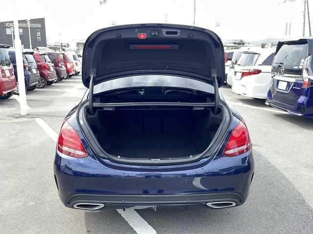 メルセデス・ベンツ Ｃ２２０ｄ ローレウスエディション 徳島県 2017(平29)年 7.5万km カバンサイトブルー AMGライン/黒革シート/ディーゼルターボ/純正ナビ/（Bluetooth/フルセグTV/CD/DVD/FM/AM）/バックカメラ/ステアリングパイロット/前席シートヒーター/前席パワーシート/LKA/前後コーナーセンサー/ヘッドアップディスプレイ/LEDヘッドライト/オートライト/純正18AW/純正フロアマット/ETC/スペアキー