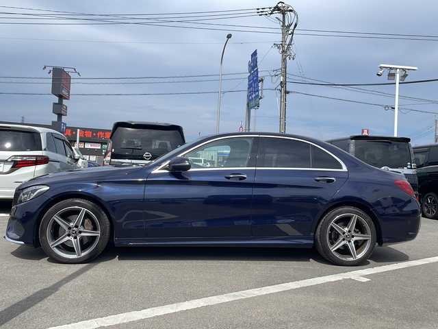 メルセデス・ベンツ Ｃ２２０ｄ ローレウスエディション 徳島県 2017(平29)年 7.5万km カバンサイトブルー AMGライン/黒革シート/ディーゼルターボ/純正ナビ/（Bluetooth/フルセグTV/CD/DVD/FM/AM）/バックカメラ/ステアリングパイロット/前席シートヒーター/前席パワーシート/LKA/前後コーナーセンサー/ヘッドアップディスプレイ/LEDヘッドライト/オートライト/純正18AW/純正フロアマット/ETC/スペアキー