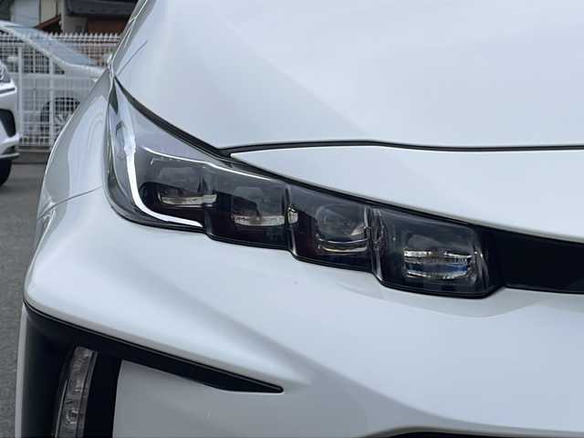 トヨタ プリウス ＰＨＶ Sナビパッケージ・GRスポーツ 山梨県 2019(平31)年 2.8万km ホワイトパールクリスタルシャイン 純正11.6インチメモリナビ/フルセグ/USB/AUX/バックカメラ/トヨタセーフティセンス/・レーンキープアシスト/・プリクラッシュセーフティ/・ハイビームアシスト/・レーダークルーズコントロール/純正LEDヘッドライト/純正GRスポーツ18インチAW/アイドリングストップ/プッシュスタート/ETC2.0/シートヒーター/ドライブレコーダー/スマートキー×2