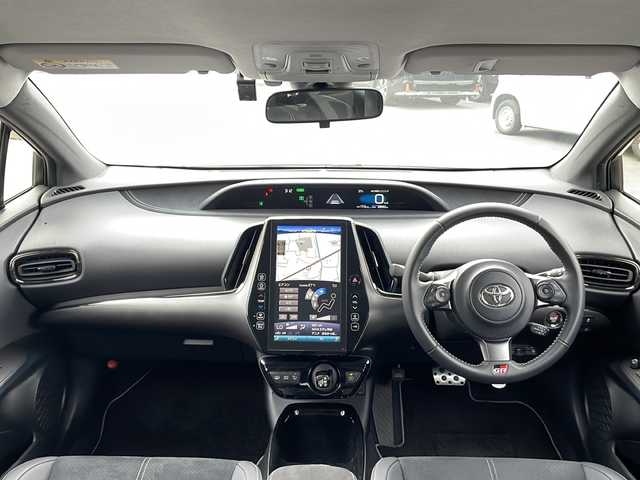 トヨタ プリウス ＰＨＶ Sナビパッケージ・GRスポーツ 山梨県 2019(平31)年 2.8万km ホワイトパールクリスタルシャイン 純正11.6インチメモリナビ/フルセグ/USB/AUX/バックカメラ/トヨタセーフティセンス/・レーンキープアシスト/・プリクラッシュセーフティ/・ハイビームアシスト/・レーダークルーズコントロール/純正LEDヘッドライト/純正GRスポーツ18インチAW/アイドリングストップ/プッシュスタート/ETC2.0/シートヒーター/ドライブレコーダー/スマートキー×2